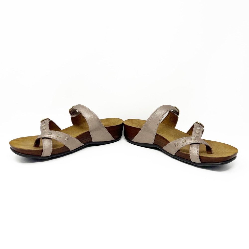 SOLD! SAS Jett Metallic Gold Studded Slip on Sandals Comfort Slip on Size 8M - Picture 5 of 12